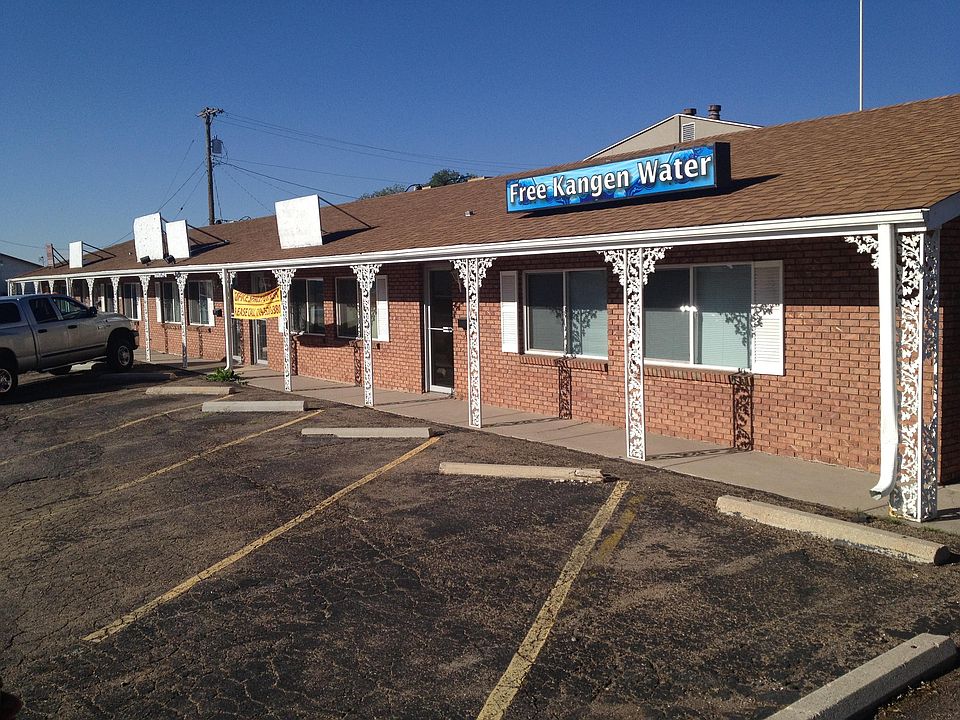 2nd image of 696 N Circle Dr