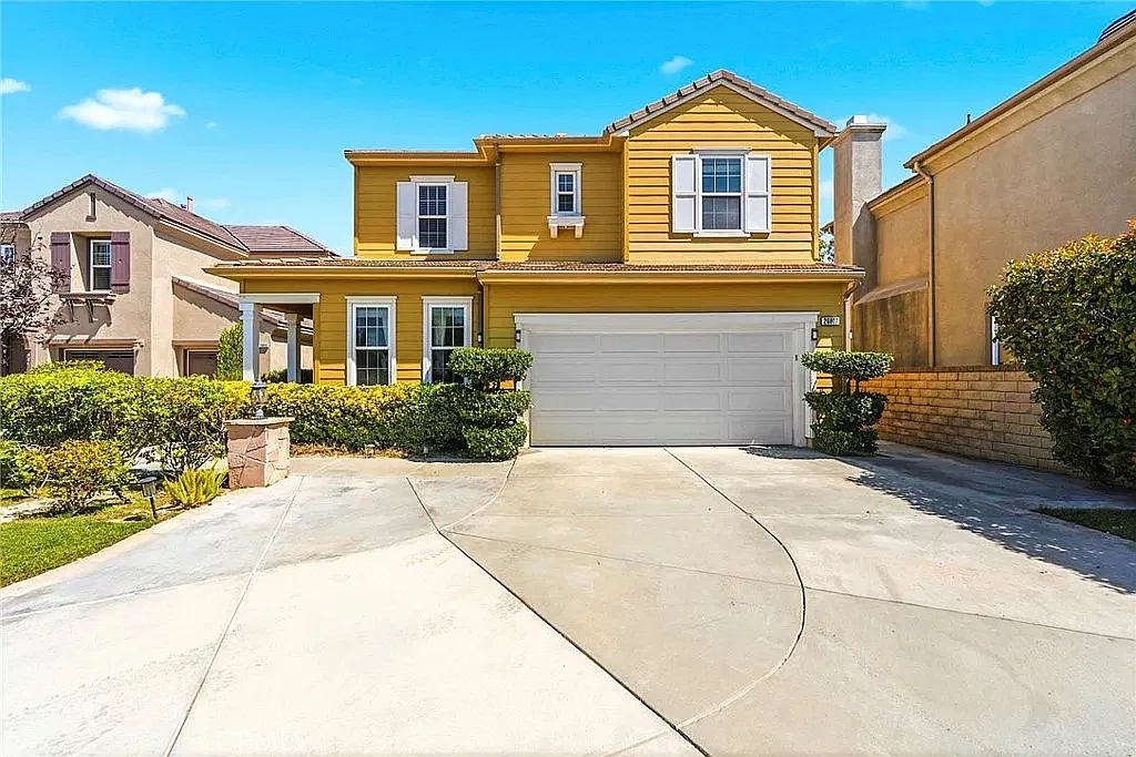 5 bed, 2752 sqft, $5,000 — Photo 1