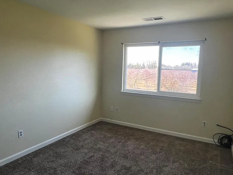 17800 Henry Rd — Photo 12