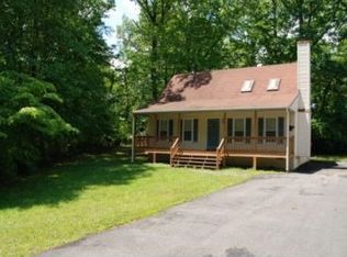 1418 Twilight Ln, North Chesterfield, VA 23235