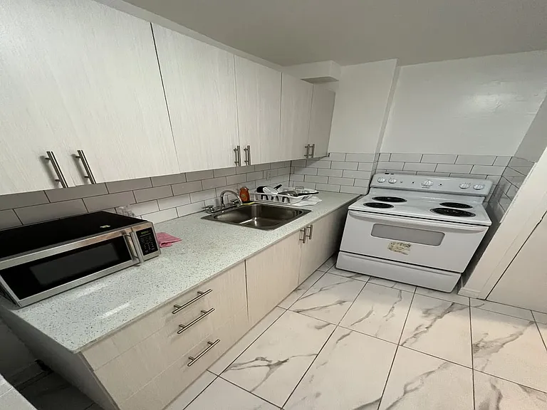 280 Wellesley St E #418A — Photo 4