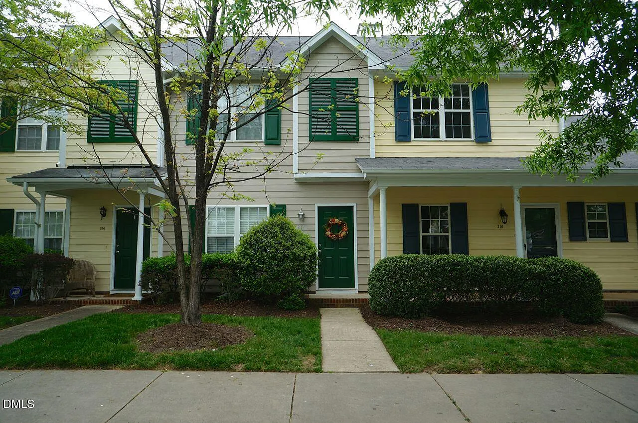 2 bed, 2.5 bath, 1230 sqft, $1,595 — Photo 1