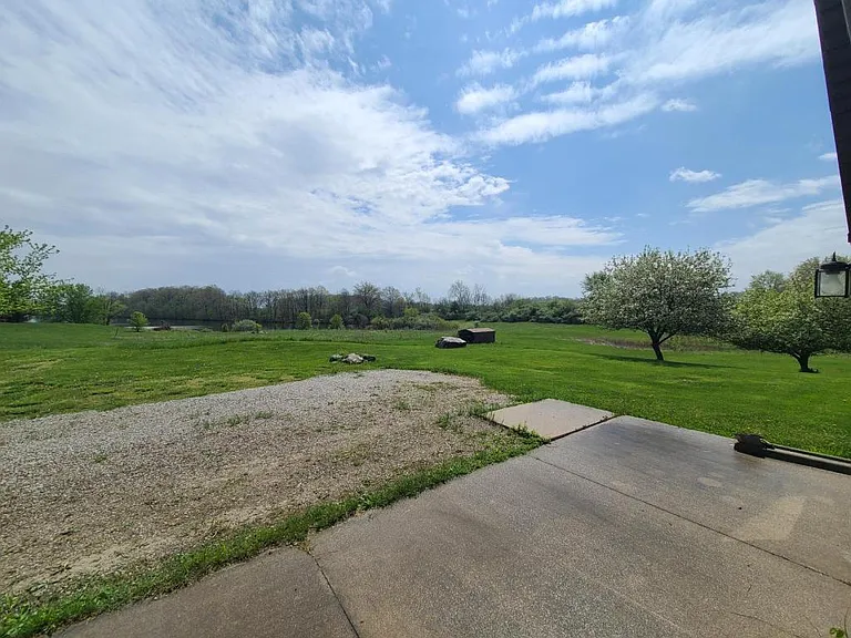 16924 Amstutz Rd — Photo 4