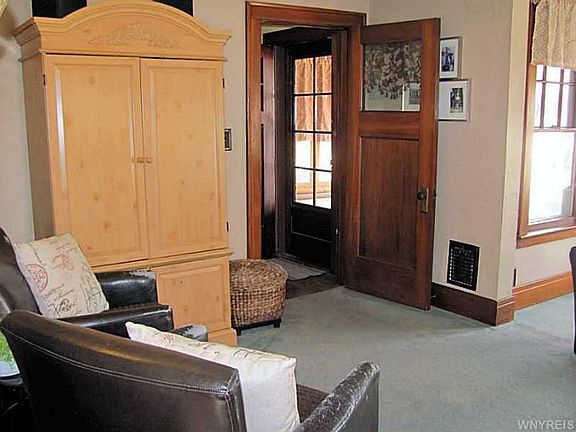 4th image of 154 Lasalle Ave