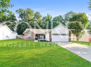 912 Fox Ridge Dr, Benton, AR 72019