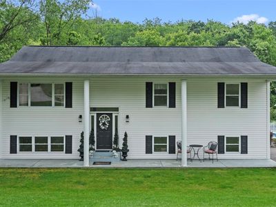 304 May Ln, Evans City, PA, 16033