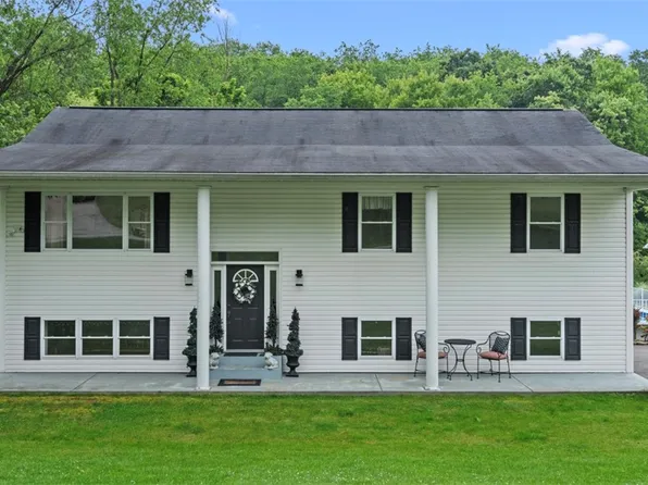 304 May Ln, Evans City, PA 16033