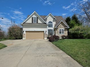 7102 Champions Ln, West Chester, OH 45069