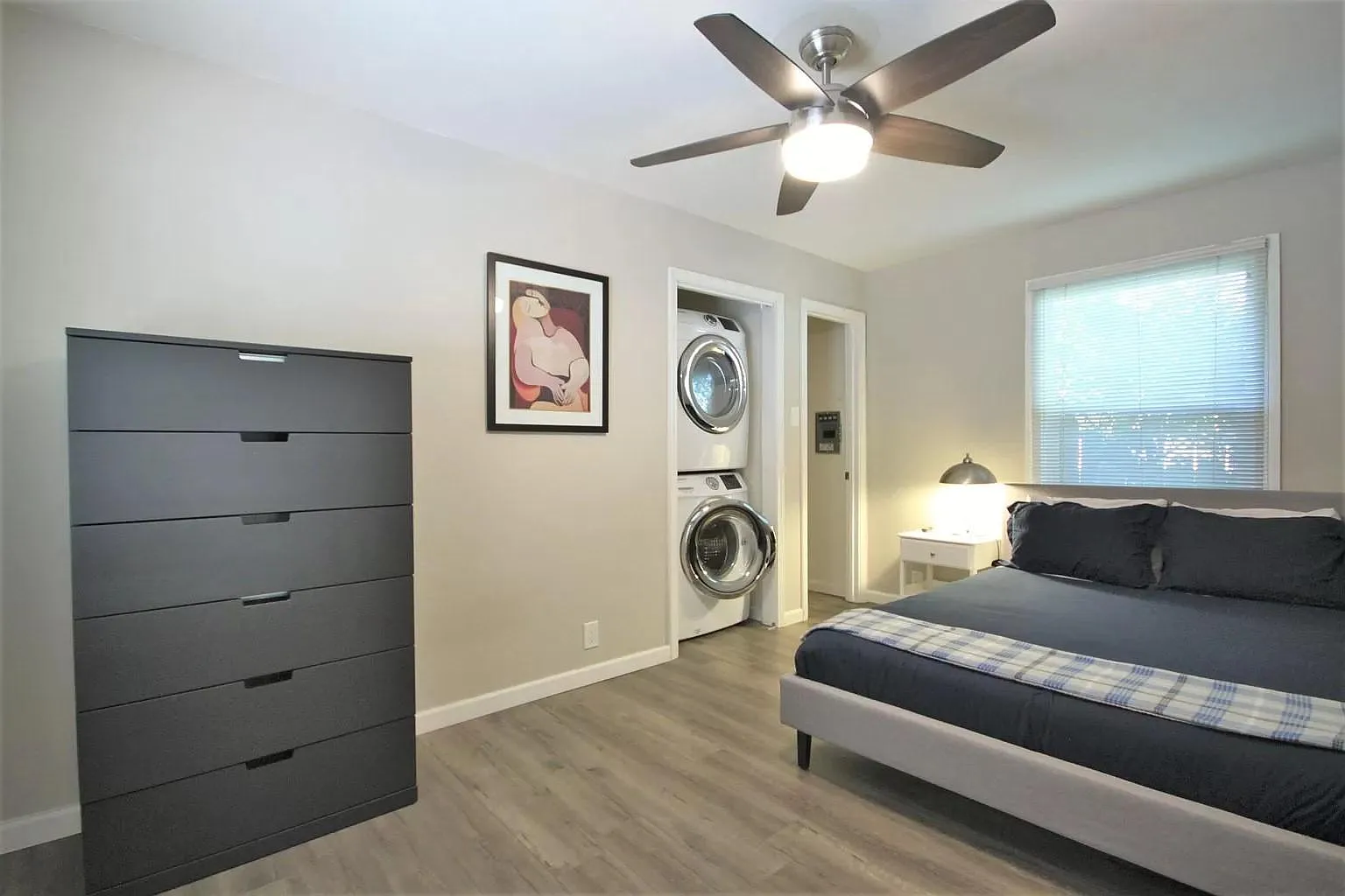 245 Chiquita Ave — Photo 4