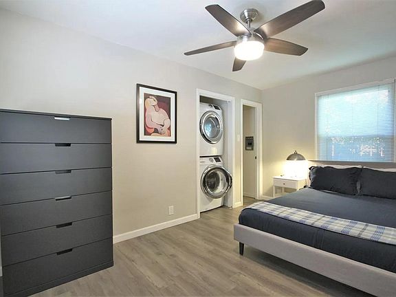 4th image of 245 Chiquita Ave #2
