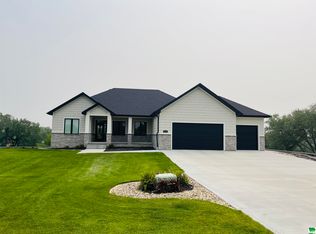 5650 S Roswell St, Sioux City, IA 51106