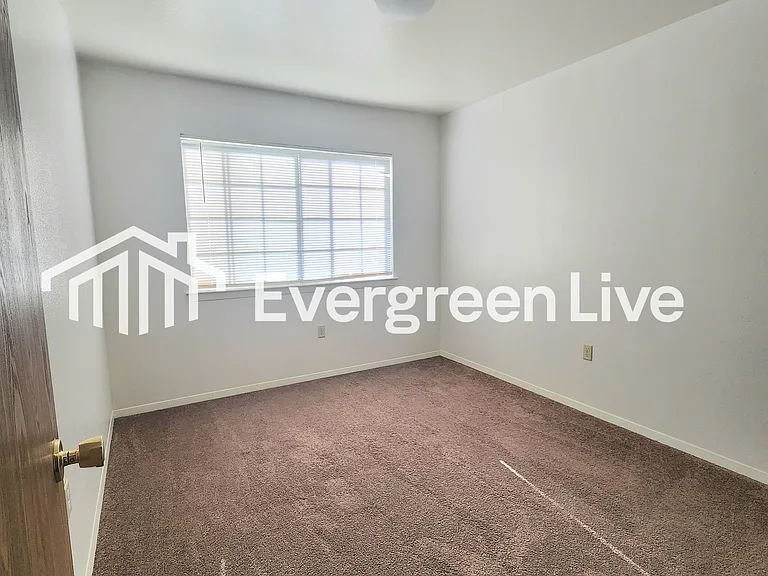 200 Raven Dr — Photo 25