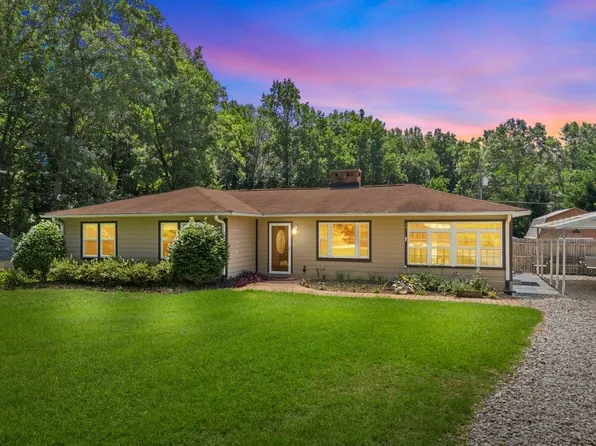 111 Beechwood Dr, Inman, SC 29349