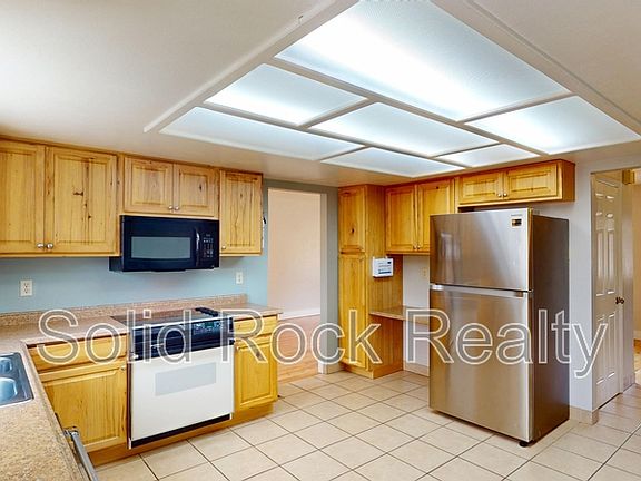 3rd image of 535 Silver Spring Cir
