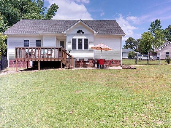 2nd image of 118 Oak Tree Dr