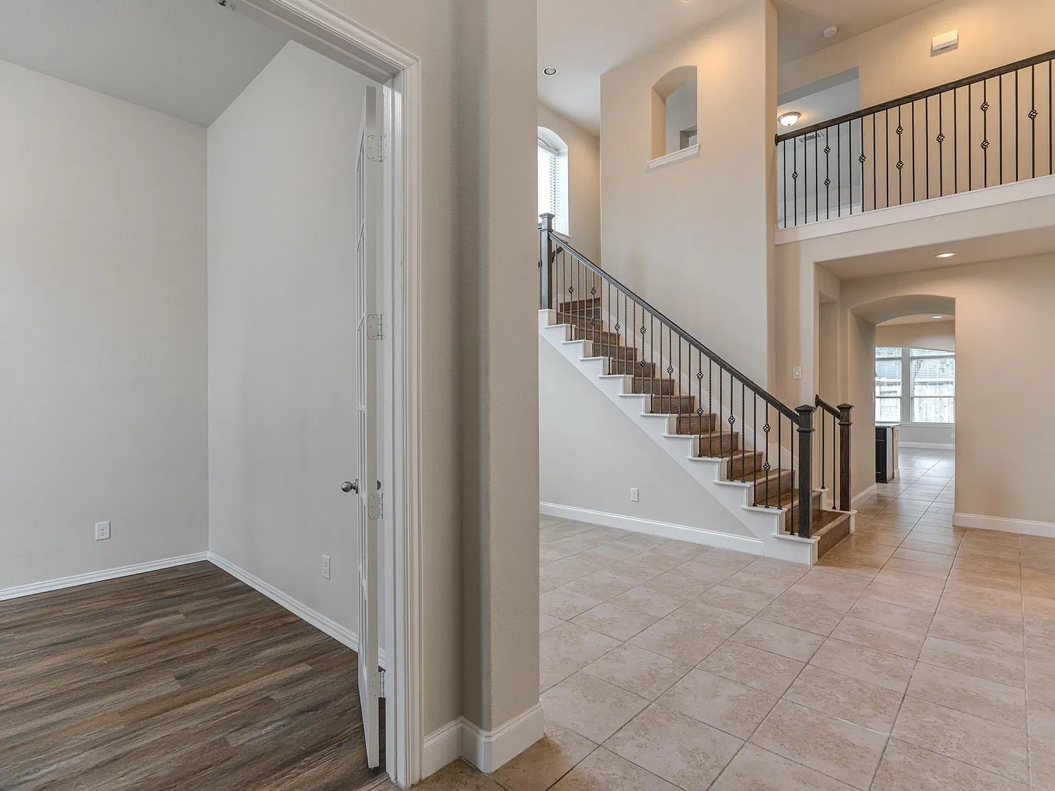 4 bed, 3.0 bath, 3567 sqft, $3,000 — Photo 4