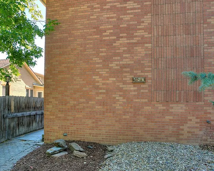 526 S Howes St — Photo 15