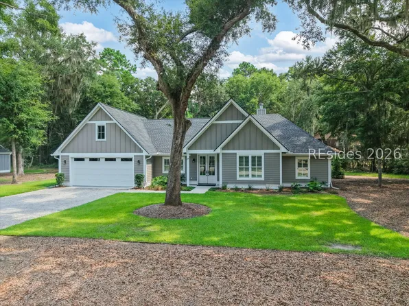 24 Alumni Rd, Beaufort, SC 29907