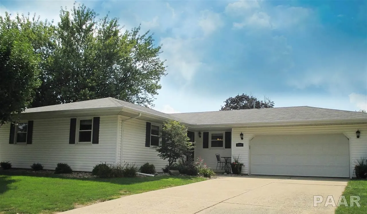 2105 Sierra Dr photo 1
