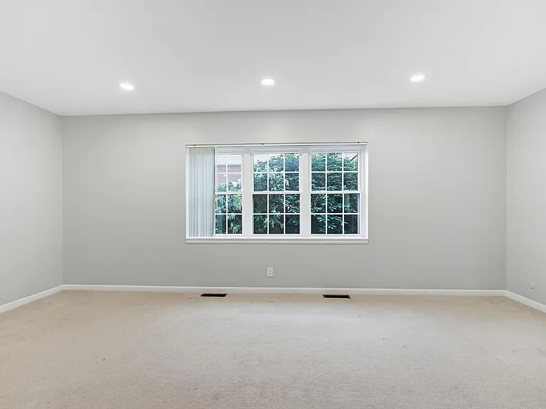 128 Lake Shore Rd #1 — Photo 5