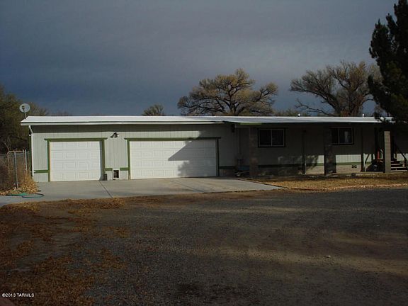 3rd image of 104 E Cottonwood Ln