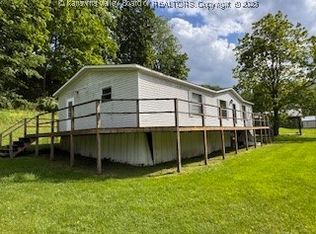 161 Cow Ln, Arnoldsburg, WV 25234