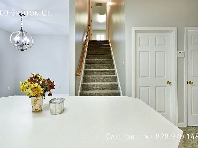 200 Groton Ct — Photo 24