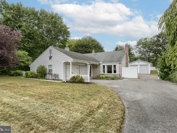 1820 Basin Hill Blvd, Carlisle, PA 17013