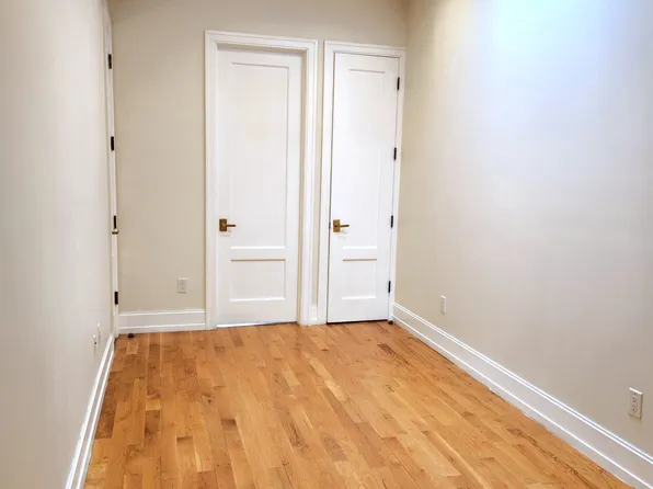 597 Park Place image 4 of 7