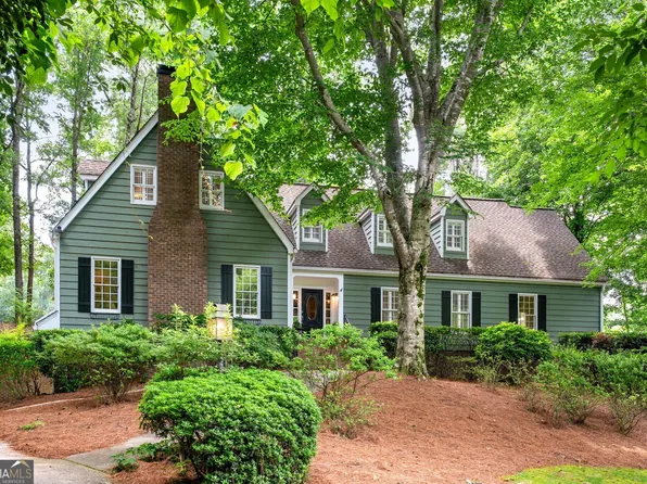 8950 Huntcliff Trce, Sandy Springs, GA 30350