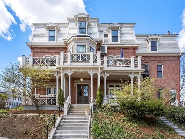 101 Summit Ave APT D, Brookline, MA 02446