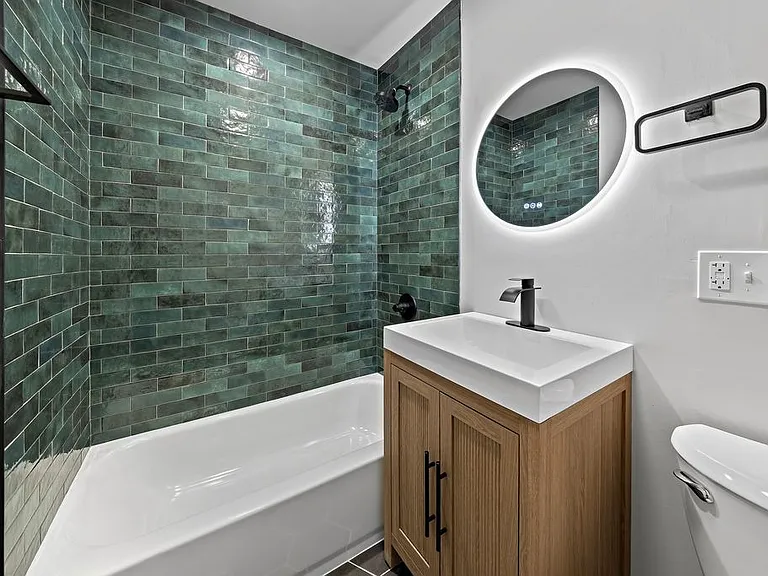 5616 N Washtenaw Ave #204 — Photo 5