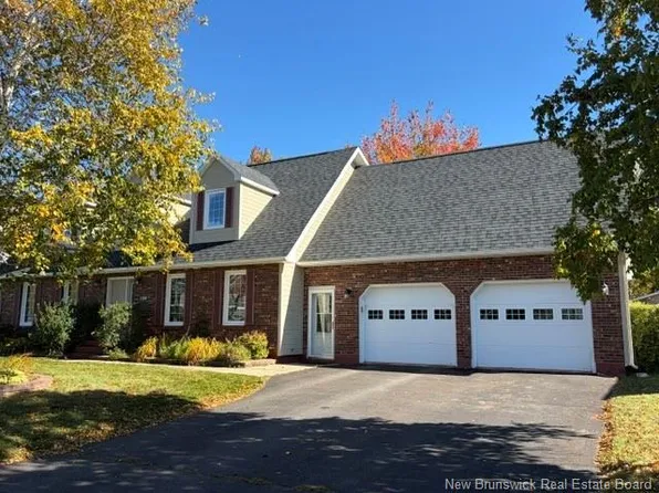 1100 Birchwood Dr, Bathurst, NB E2A 4W8