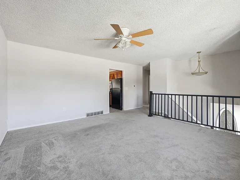 7240 Shawnee Way — Photo 2
