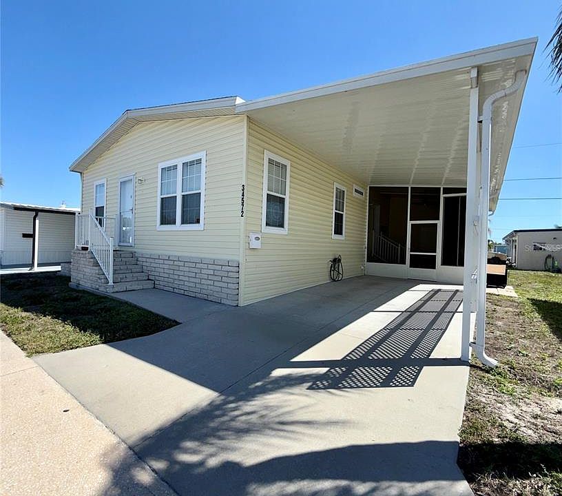1st image of 34572 GARDENIA DRIVE N