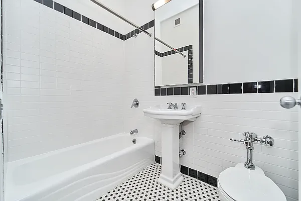 Rented by Living New York | media 12