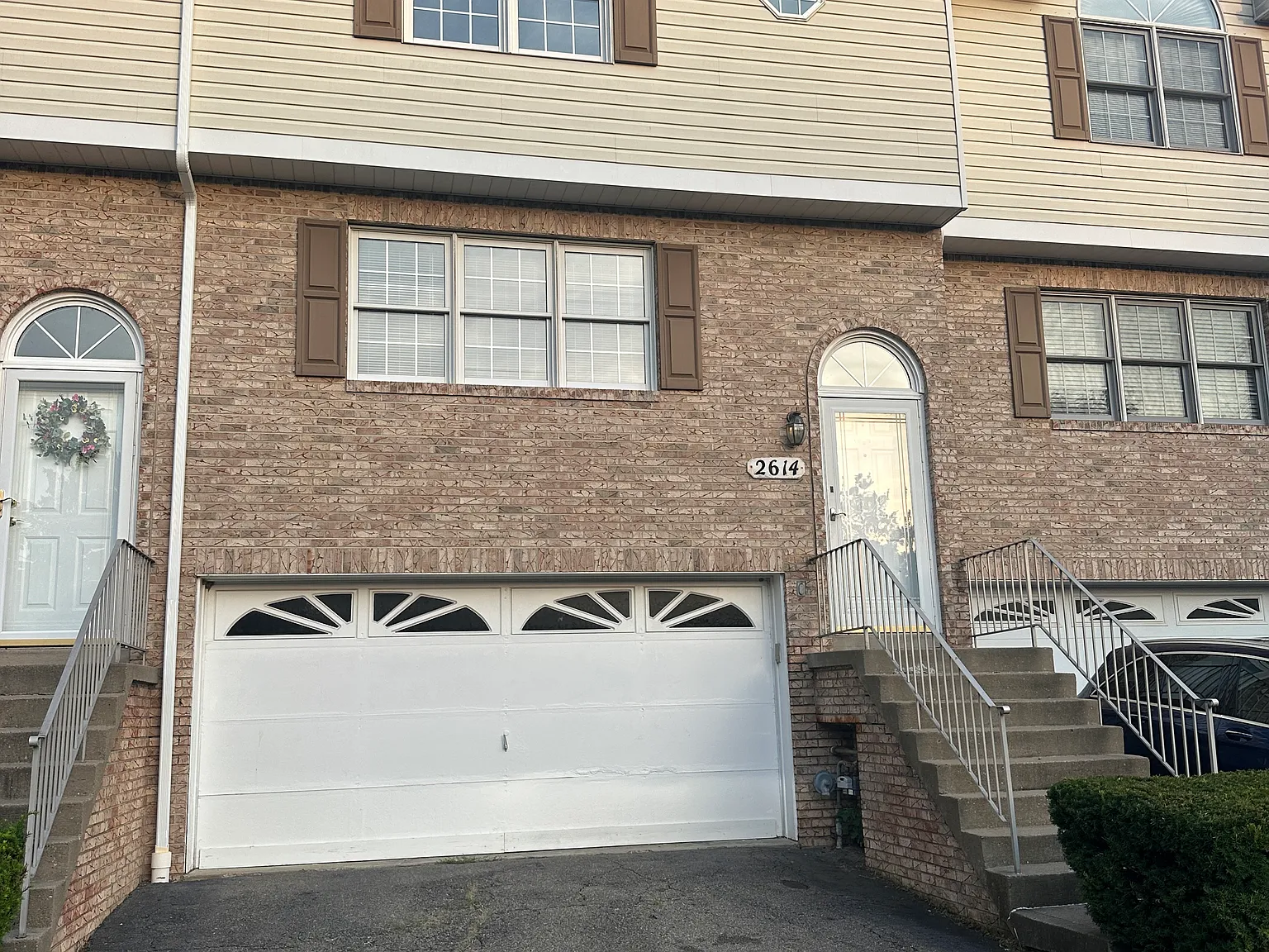 2614 Birchwood Lane — Photo 2