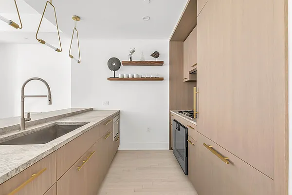 Rented by R New York | media 19