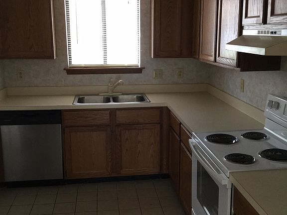 5th image of 1501 Colonnade Dr