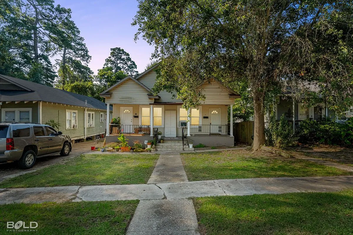 Building Photo - 649B Merrick St