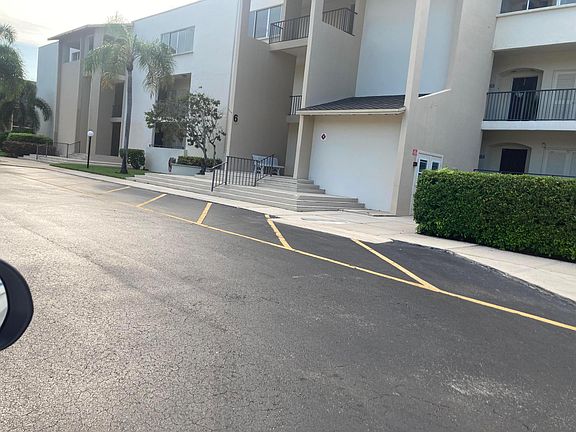 3rd image of 11811 Avenue Of The Pga Avenue #6-1c