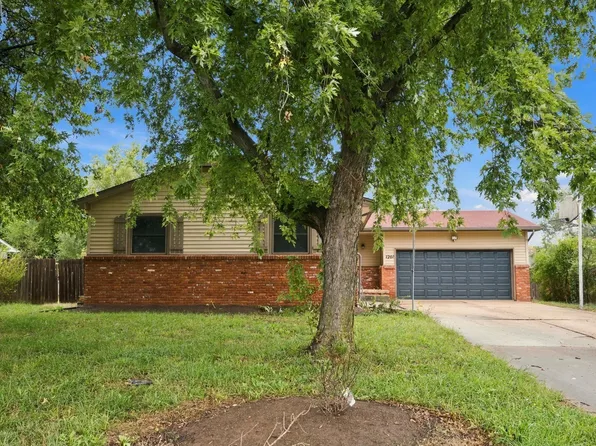 1201 N Morris St, Rose Hill, KS 67133