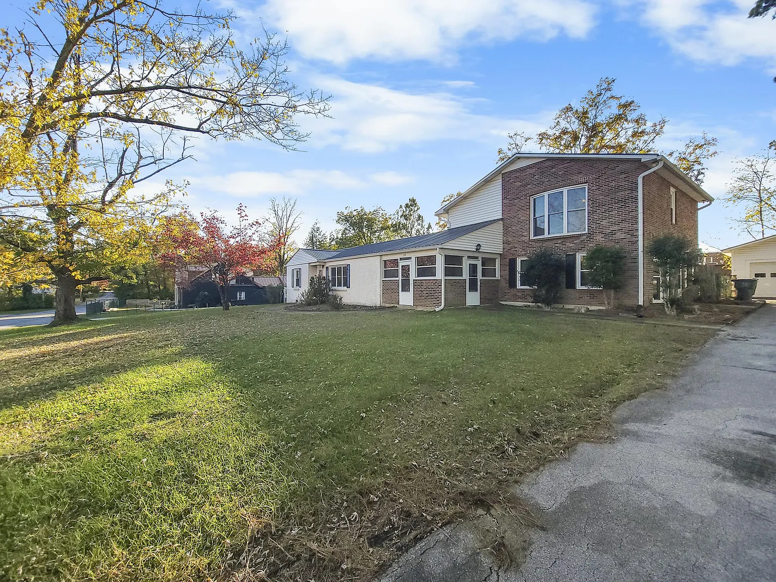 120 Womack Ave — Photo 2