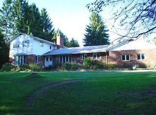 12758 Kinsman Rd, Burton, OH 44021