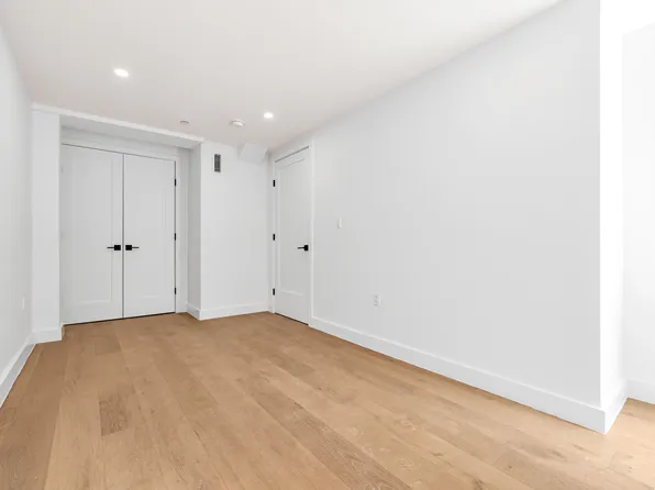 18 East 13th Street image 8 of 12