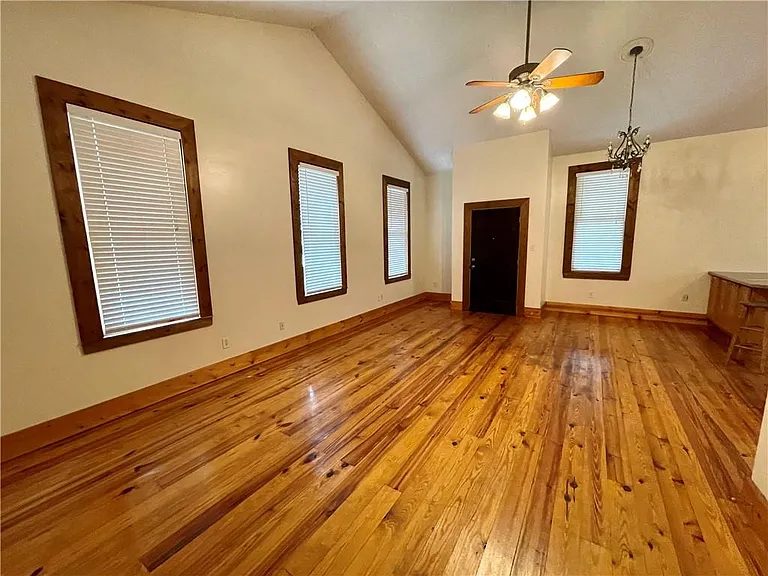 222 S Dearborn St — Photo 5