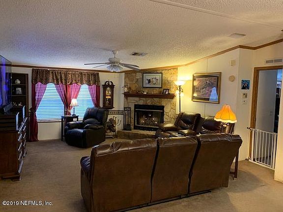 4th image of 2727 NE 142nd Ln