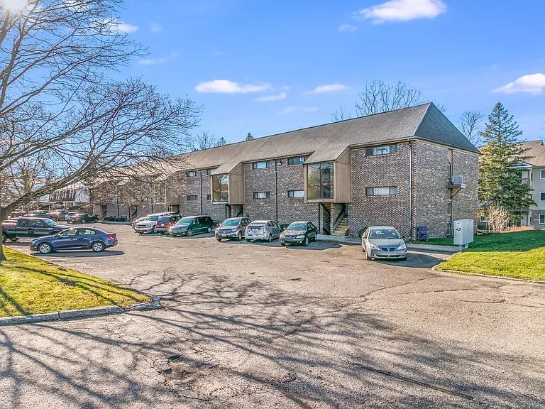 1306 E Miller Road 6114 Beechfield Dr — Photo 16