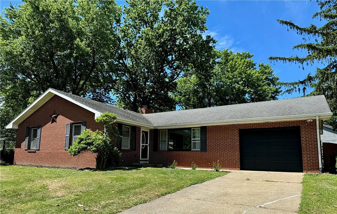 106 Lakeview Dr photo 1