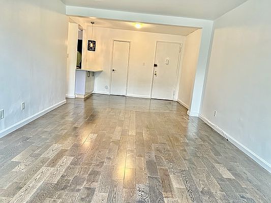 5th image of 66-10 Thornton Pl #2D